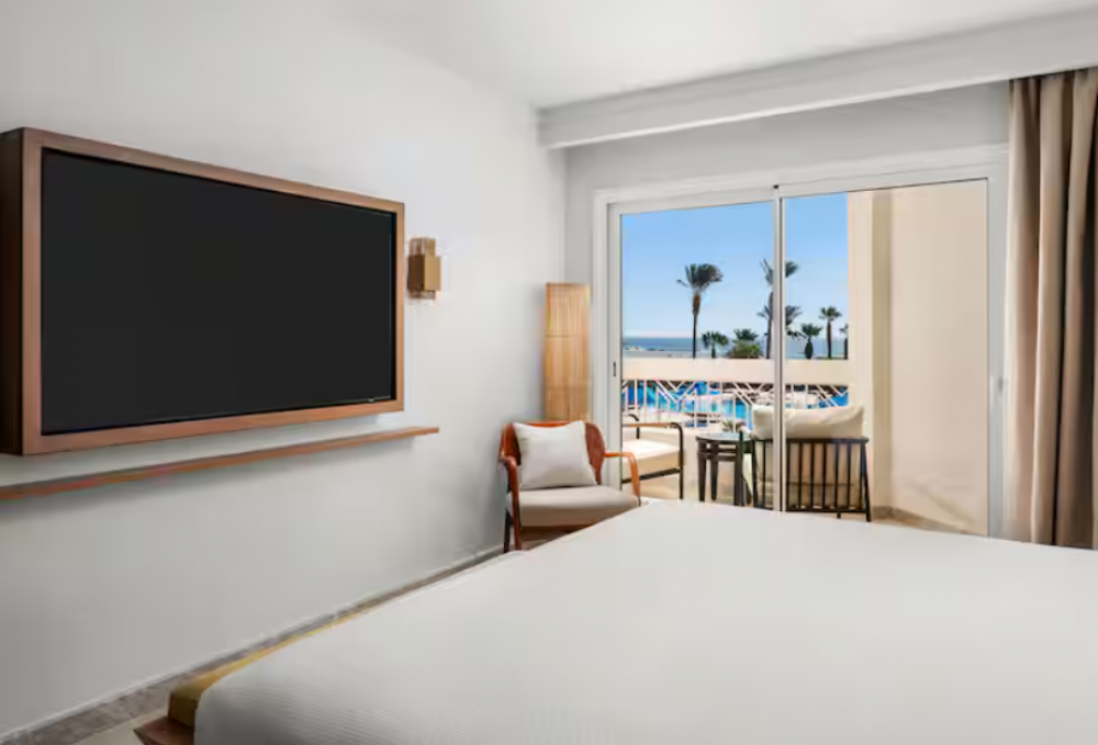 Beachside Romantic Suite With Pool & Sea View, Doubletree By Hilton Sharks Bay (ex. Hilton Sharks Bay) 4*