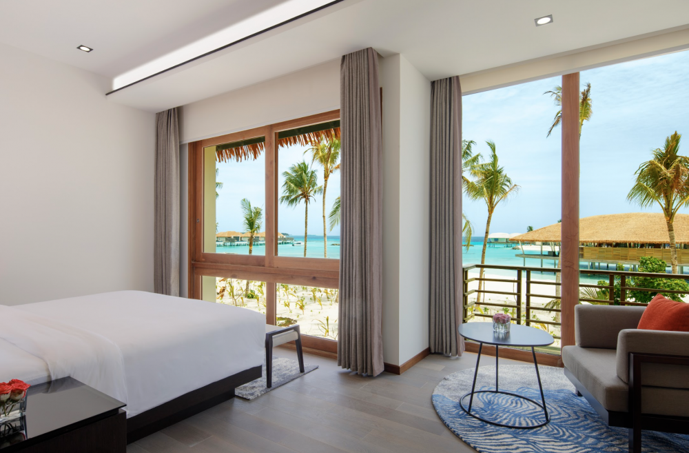 Family Villa - 3 Bedrooms - Pool, Garden & Lagoon View, Radisson Blu Maldives 5*