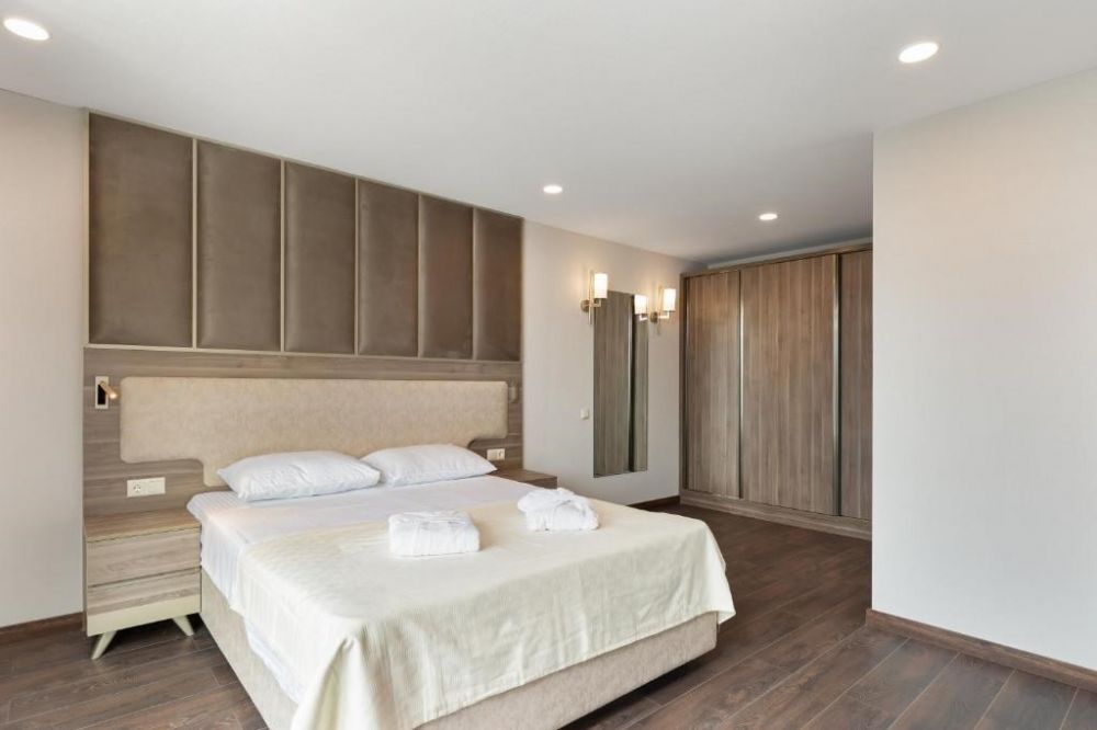 Superior, Wyn Residence 