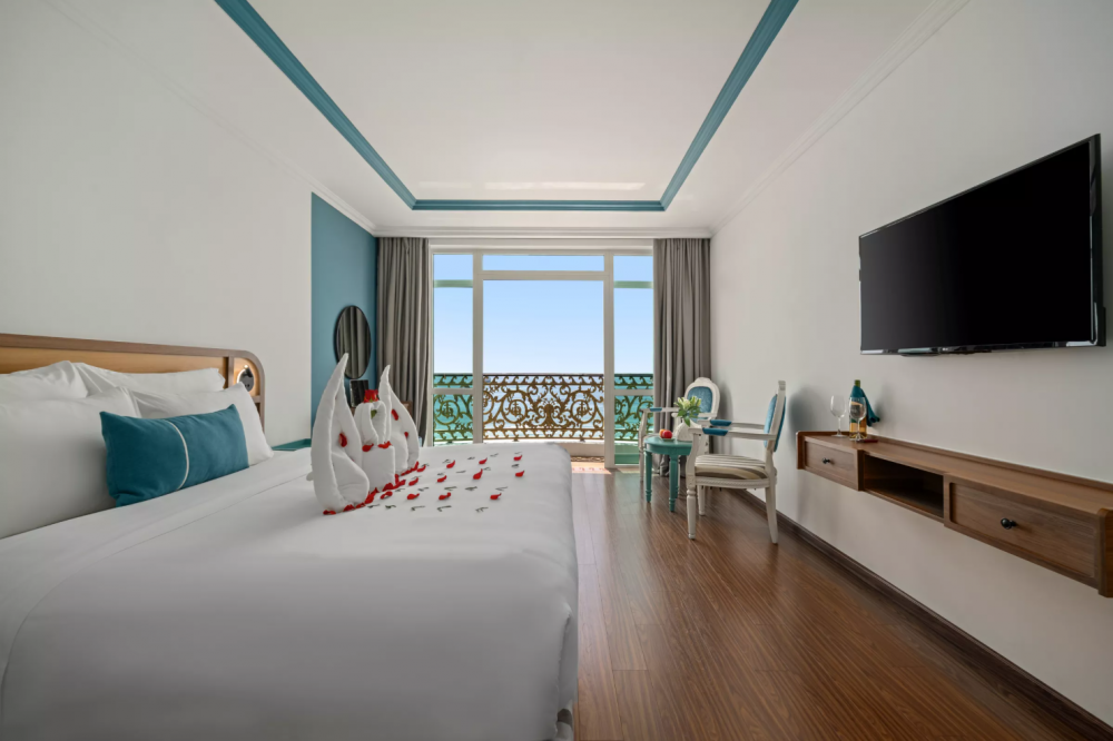 Suite Ocean View with Balcony, Paracel Beach Hotel 4*
