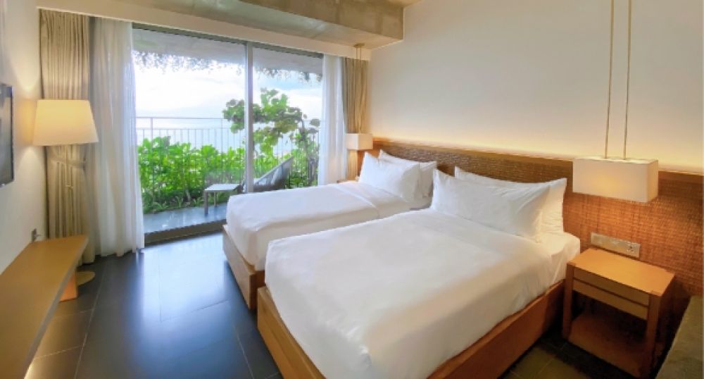 Deluxe Oceanfront with/without Balcony, Chicland Hotel 4*