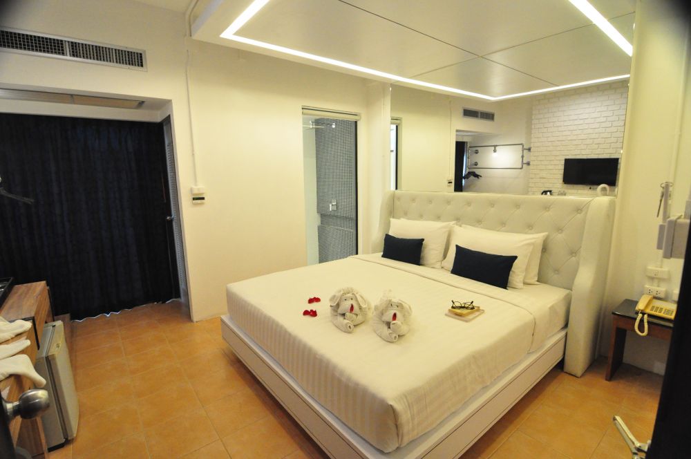 Deluxe Double with Balcony, Forty Winks Phuket 4*
