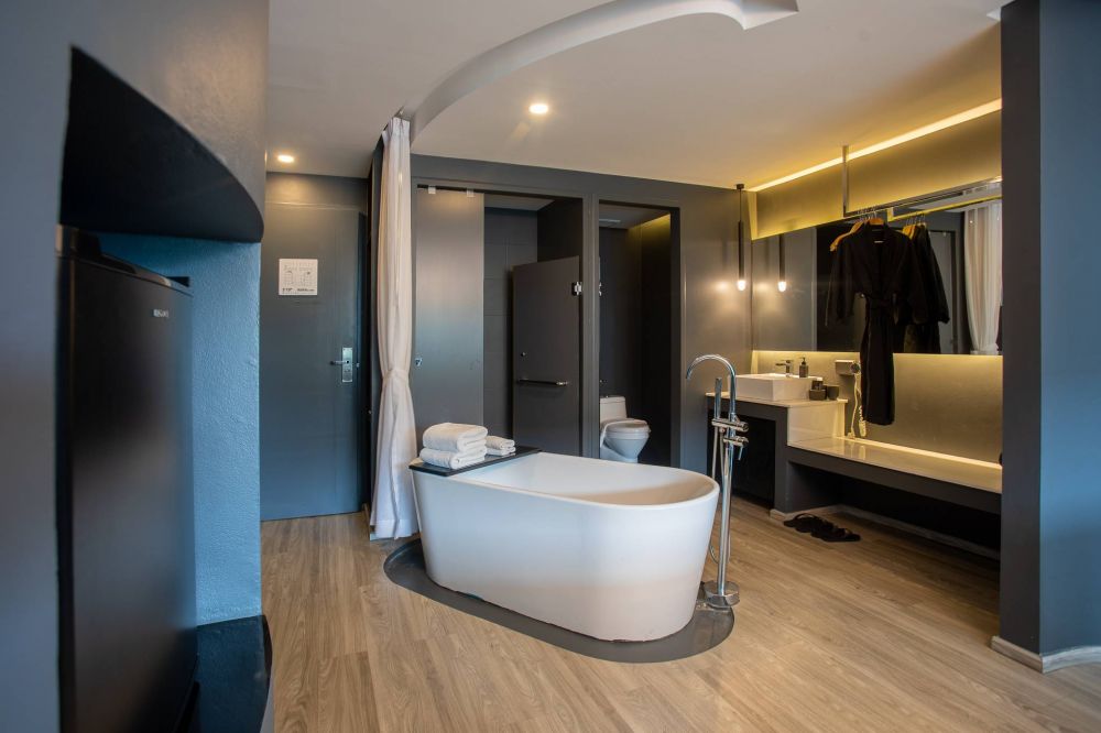 Deluxe Bathtub Seaview, Hotel Tide Phuket (ex. Foto Hotel Phuket) 4*