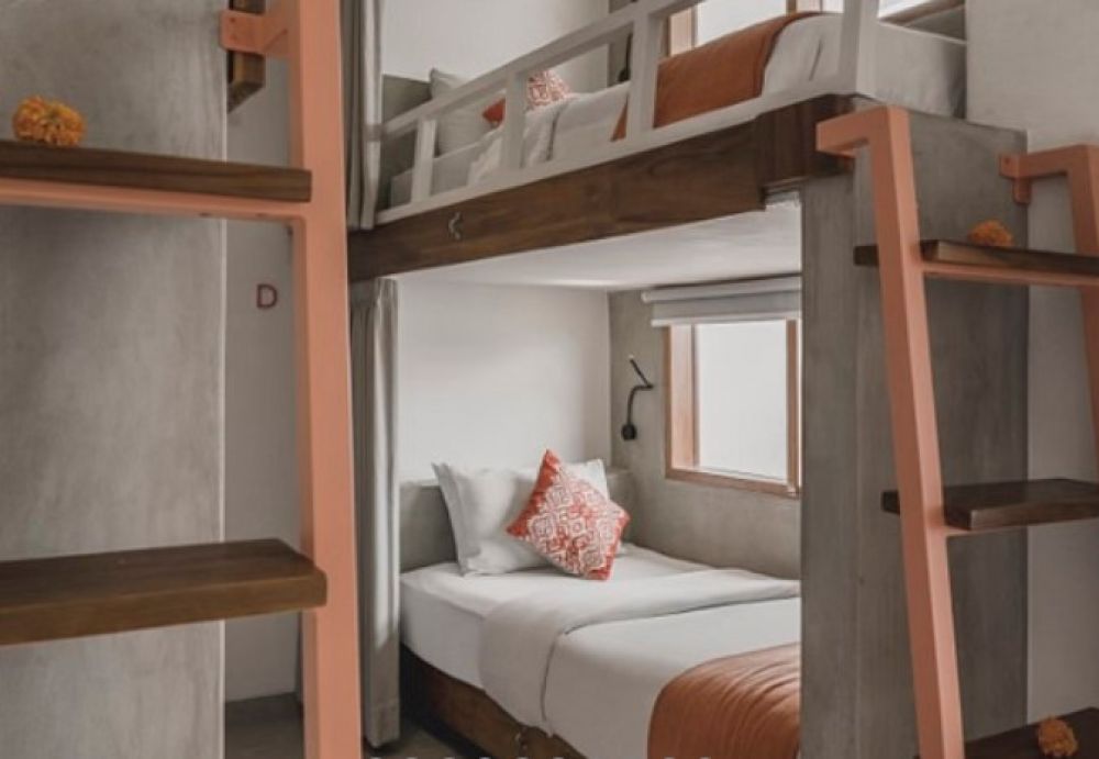 Bunk Bed Female Dormitory, Roomates Surf Camp Canggu 3*