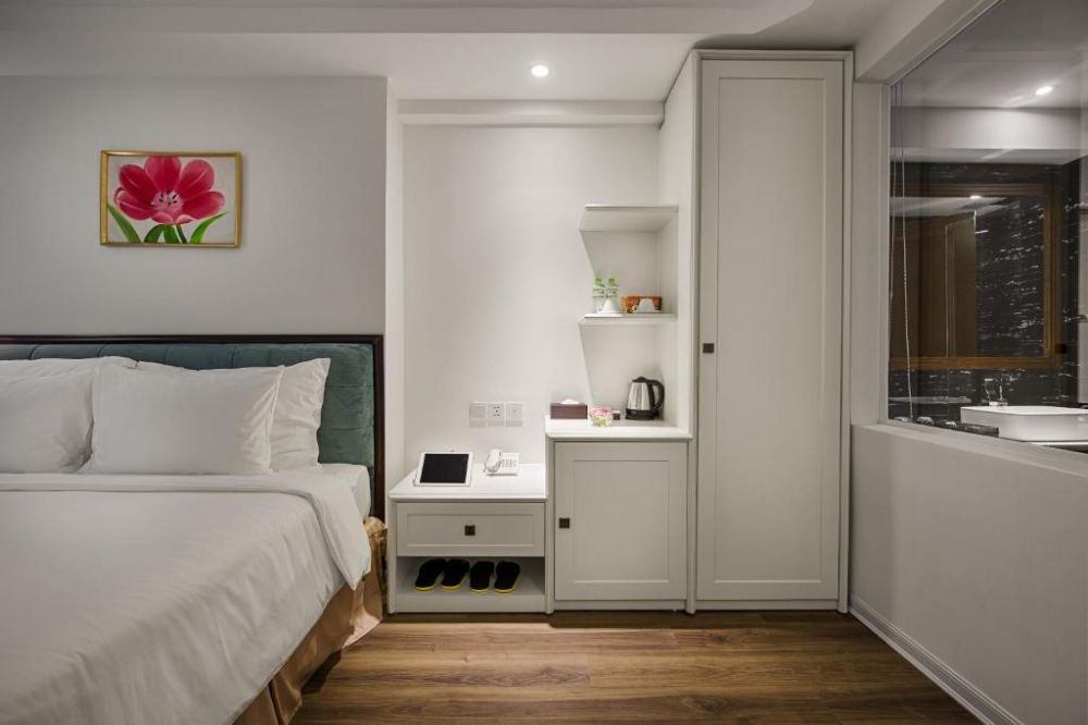 Grand Deluxe Partial OV, Adaline Hotel and Suite 4*