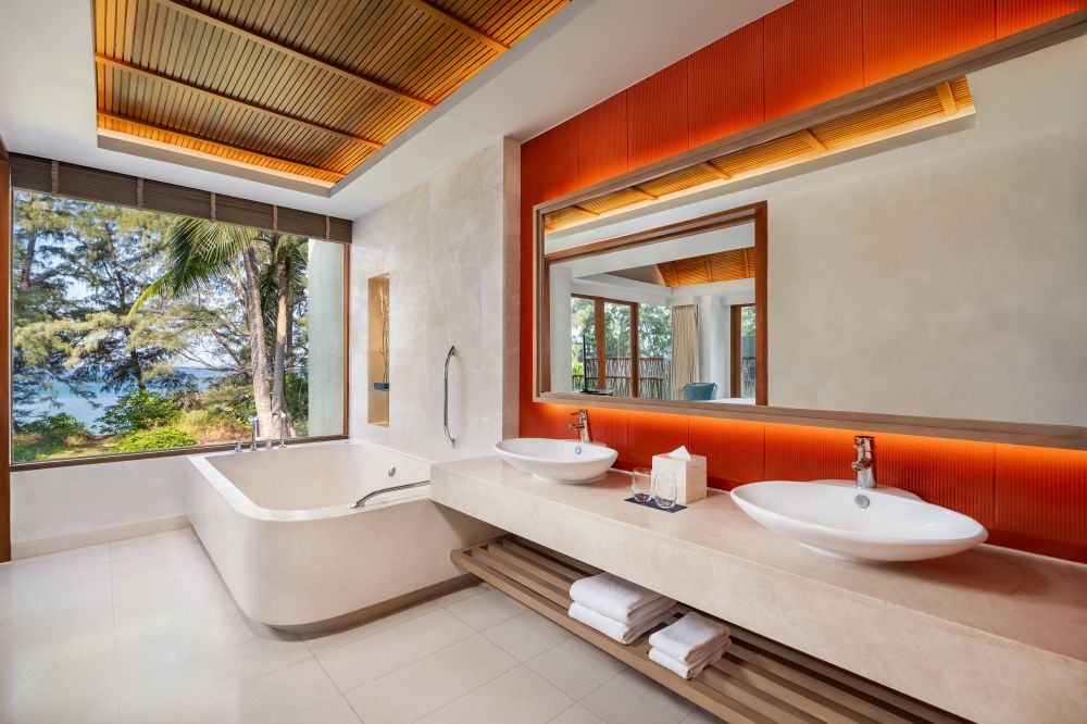Duplex Oceanfront Villa, Renaissance Resort & Spa 5*