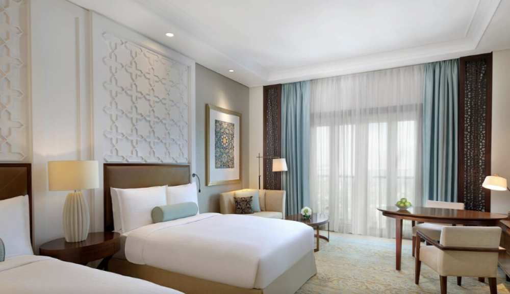 Club Garden Queen, The Ritz-Carlton, Dubai 5*