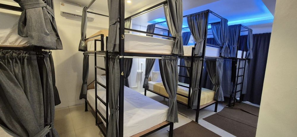 Bed in 8-Bed Male Dormitory Room, Hotel The Journey Patong New 3*