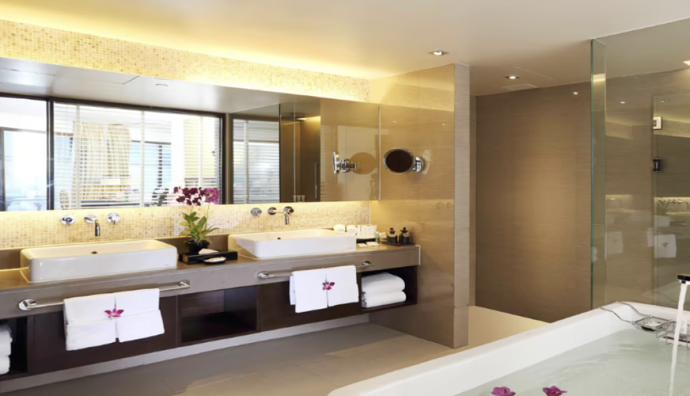 Oceanfront 2-Bedroom Grande Suites, Le Meridien Phuket 5*