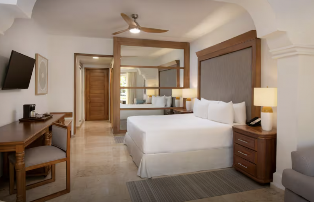 The Level Junior Suite/The Level Junior Suite GV, Melia Caribe Beach 5*