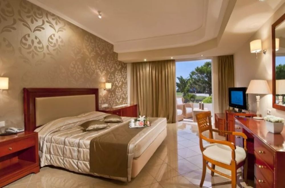 Presidential Junior Suite 2 Bedroom, Kipriotis Village Resort 4*