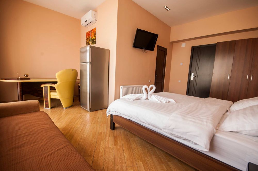 Suite, London Palace 3*