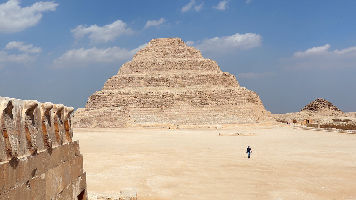 Египет в начале июня. Саккара Египет. Пирамида Джосера в Египте. Город Саккара в Египте. Некрополь Саккара.