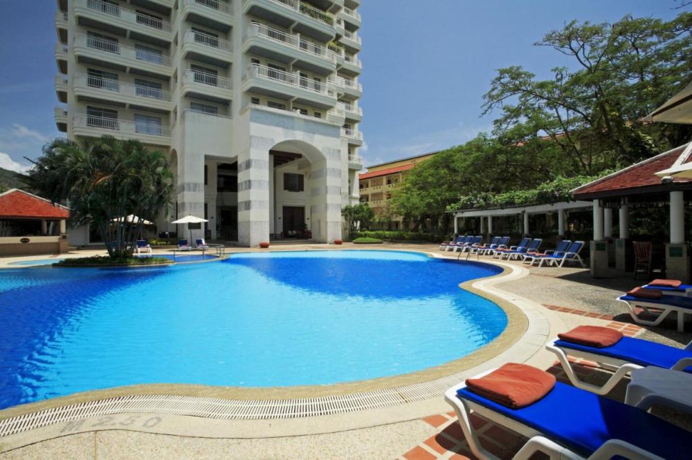 Waterfront Suites Phuket By Centara 4*