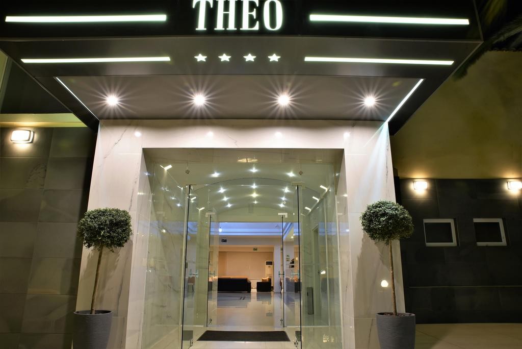 Theo Hotel 4*