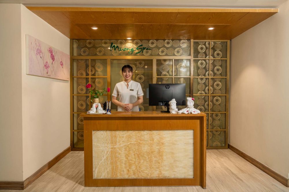 Holiday Beach Hotel Danang 4*