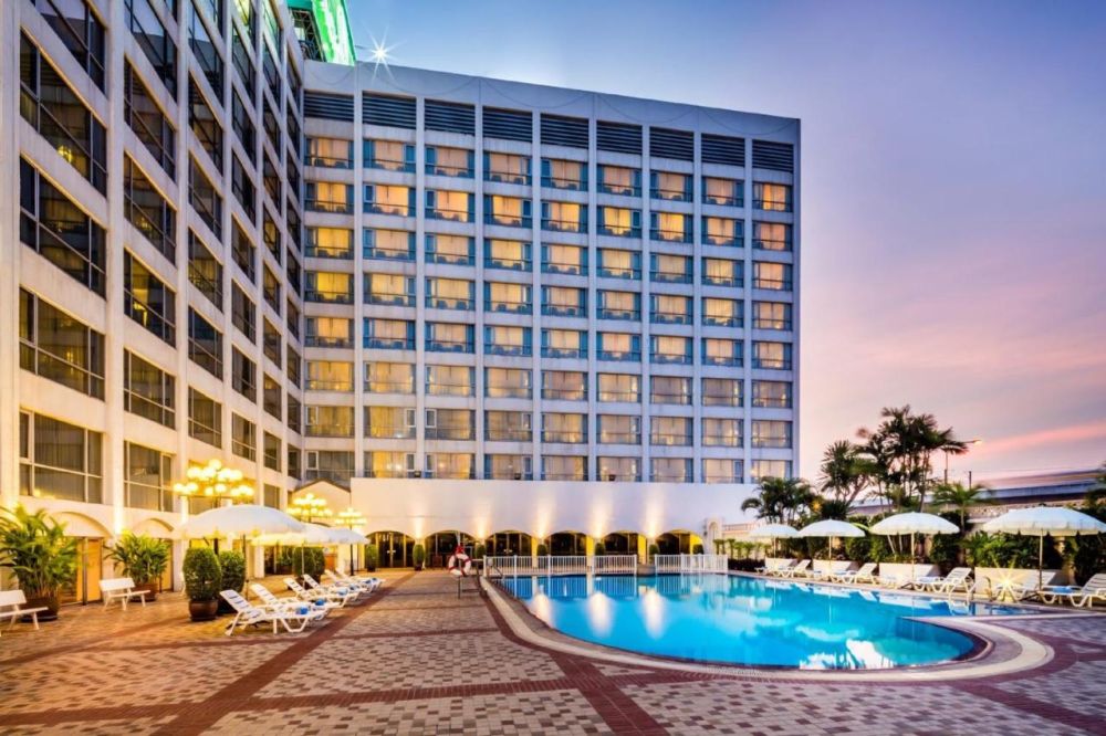 Bangkok Palace Hotel 4*