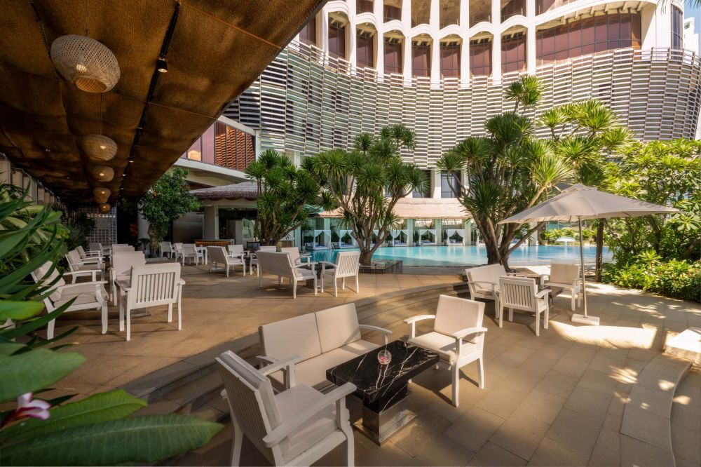 Holiday Beach Hotel Danang 4*