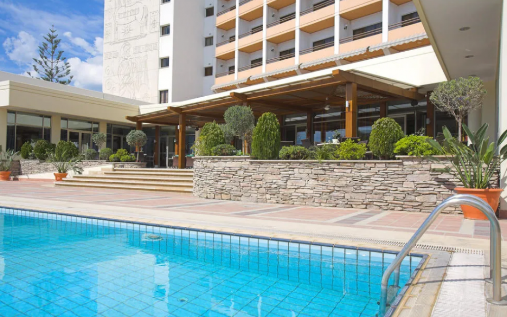 Ajax Hotel 4*