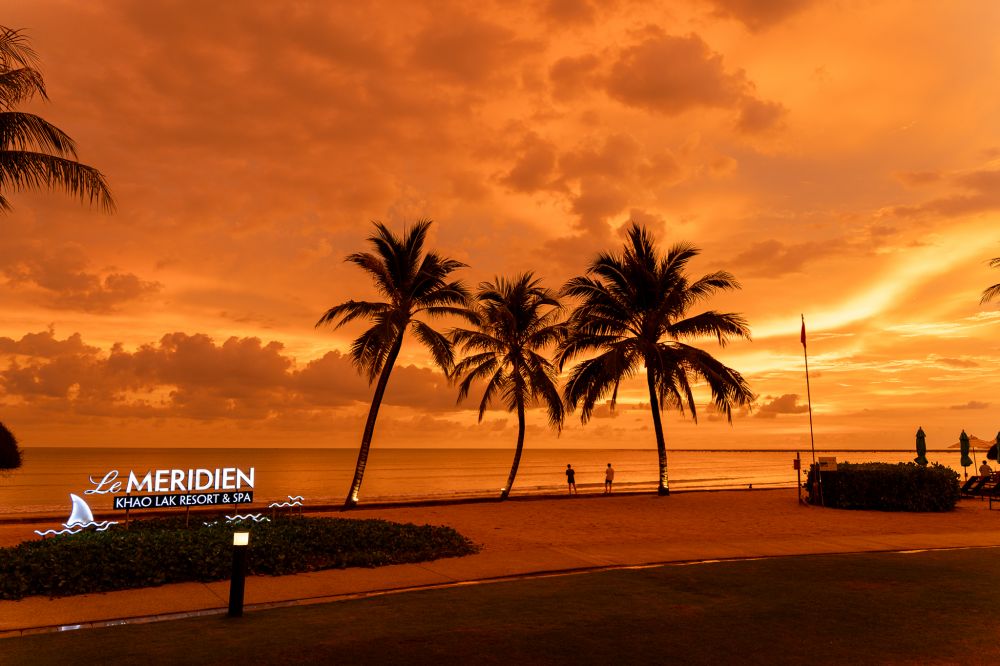 Le Meridien Khao Lak Beach 5*