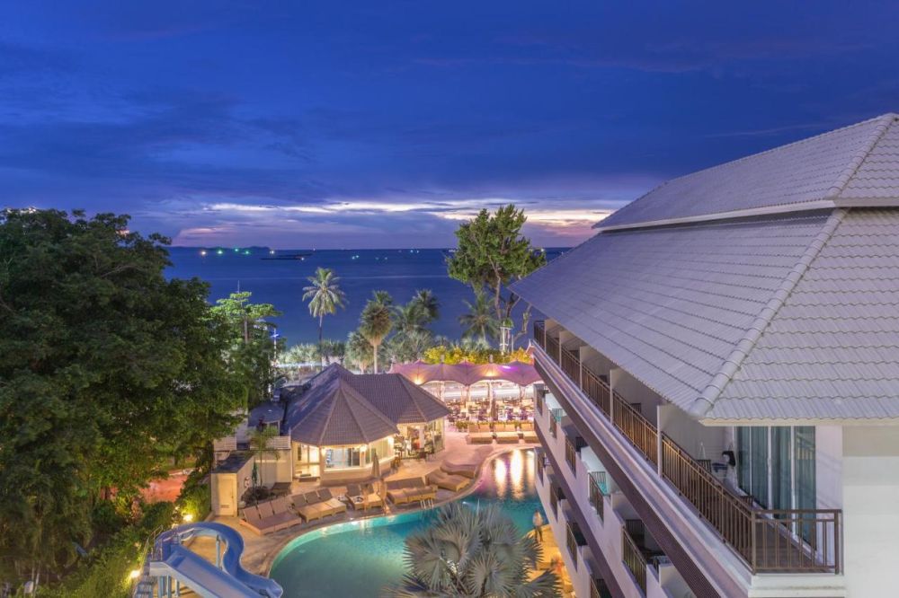D-Beach Pattaya Discovery Beach Hotel 4*