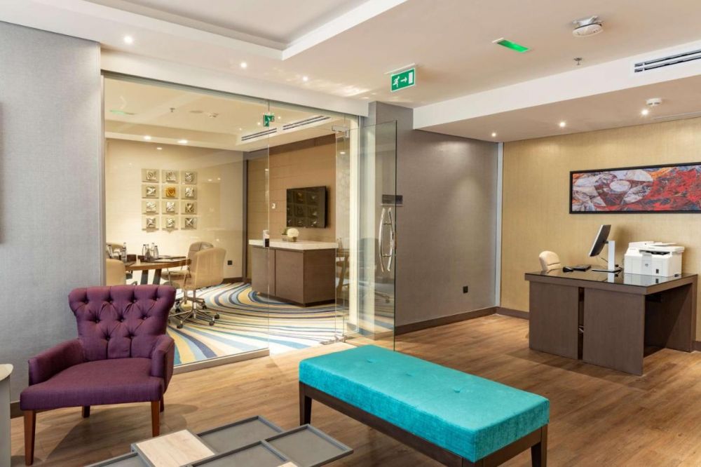 Radisson Blu Hotel, Jeddah Corniche 5*
