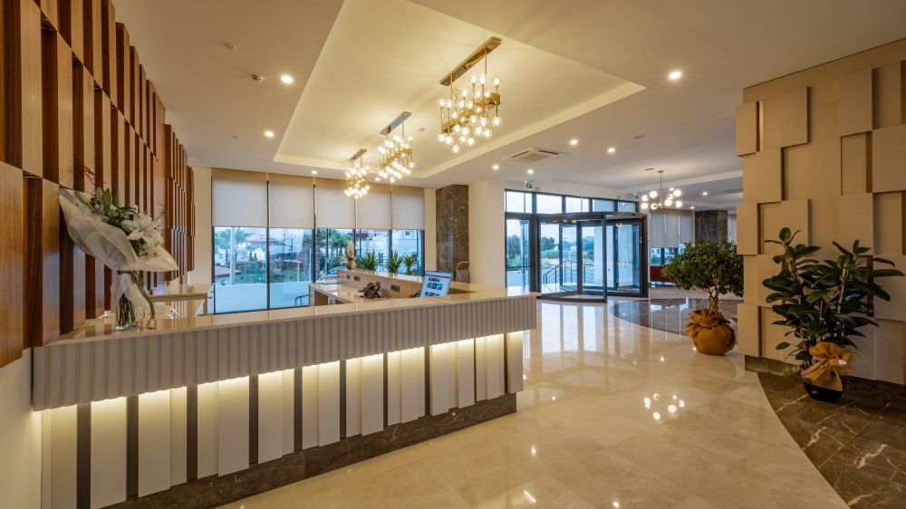 Raxeria Hotel 5*