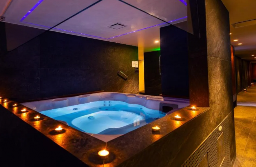 Ajax Hotel 4*