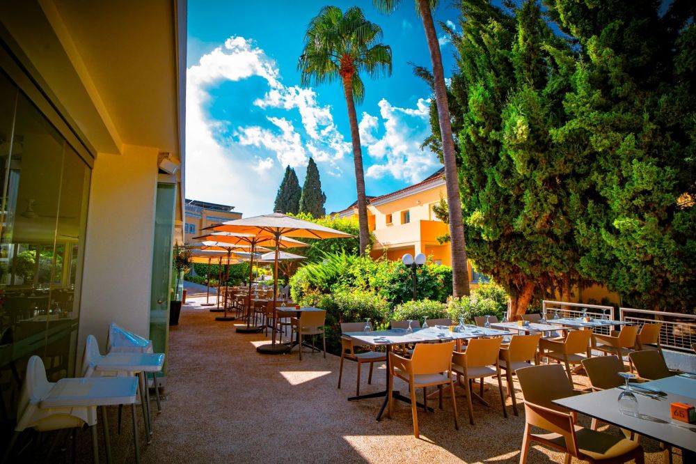 Malama Beach Holiday Village 4*