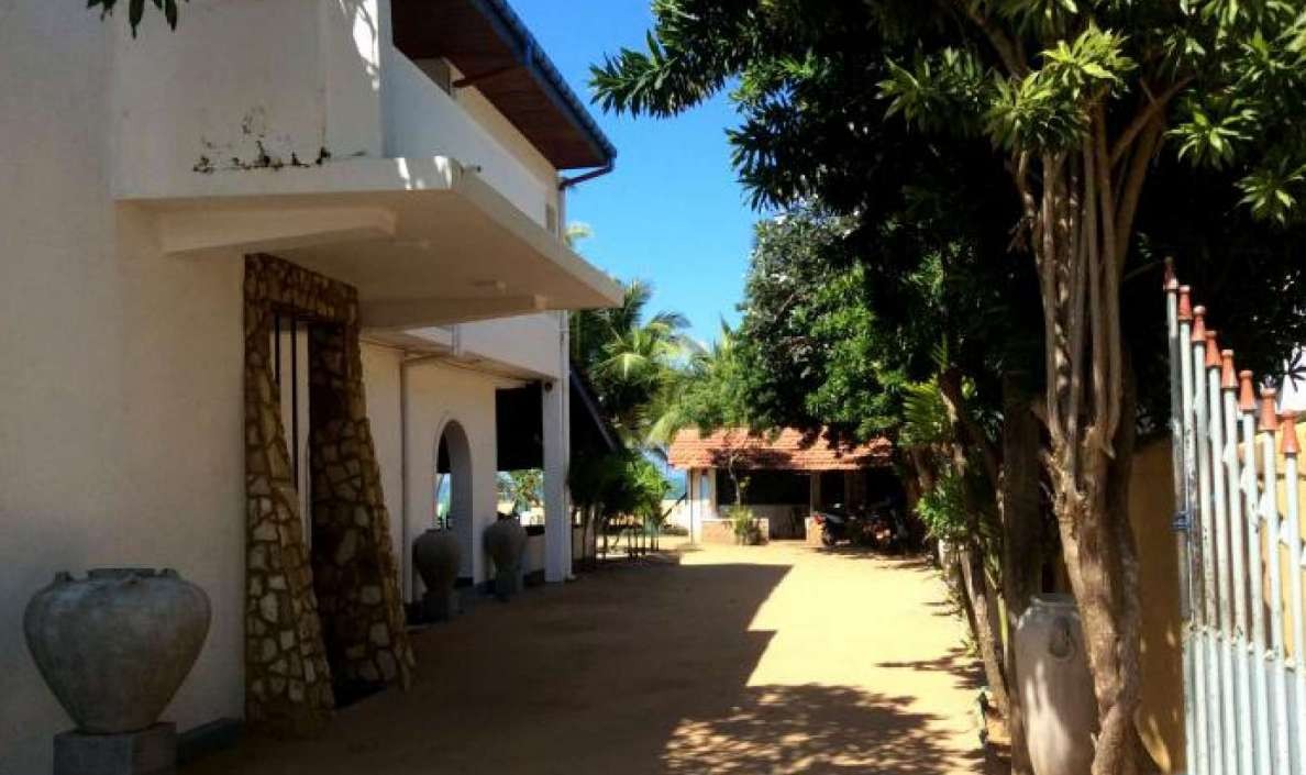 Star Beach Hotel Negombo 2*