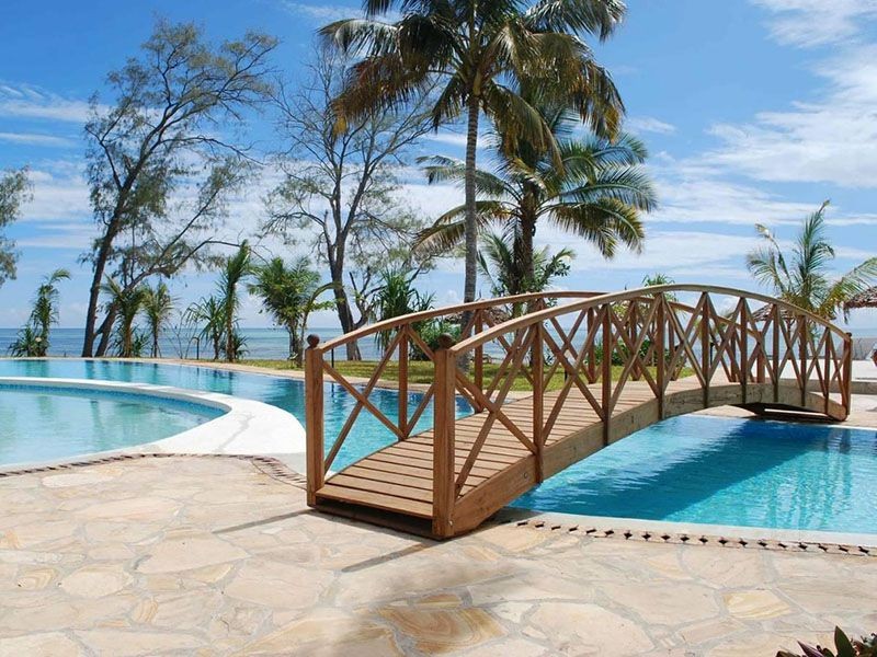 Uroa Bay Beach Resort 4.