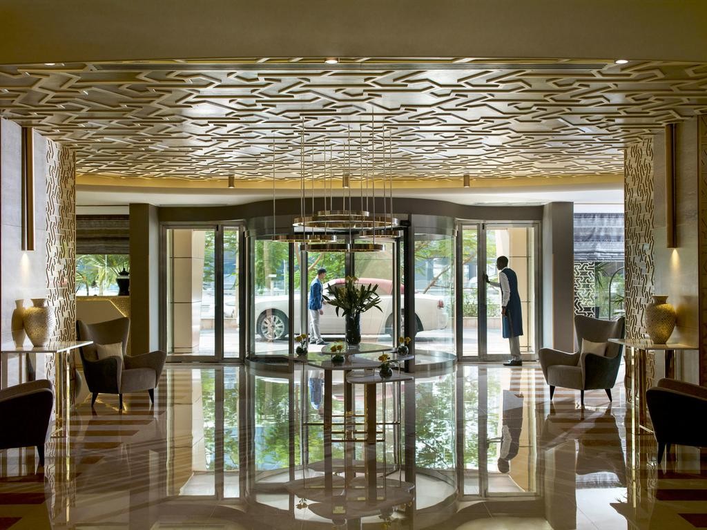 Two Seasons Hotel And Apartments Dubai 4*
