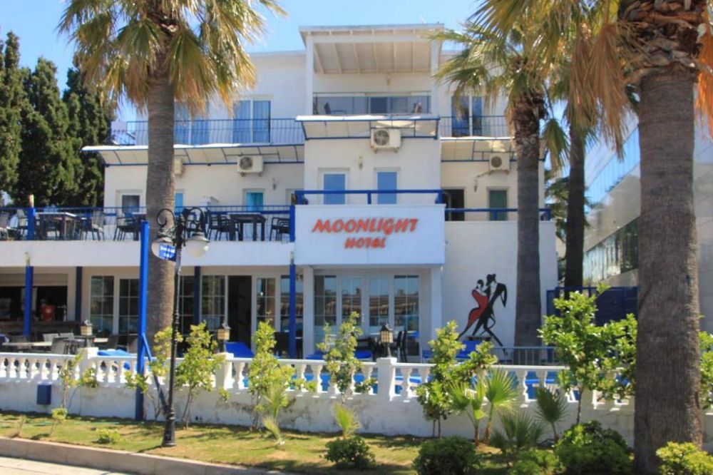 Moonlight Beach Hotel 3*