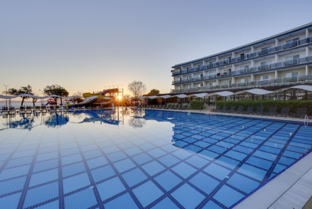 Royal Beach Club Hotel 4*