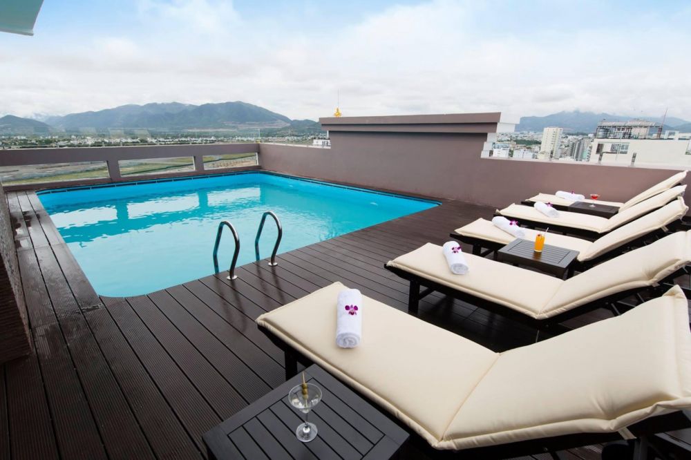 Meriton Nha Trang Hotel 4*