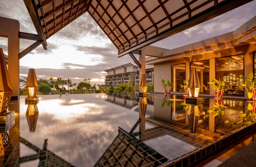 Le Meridien Khao Lak Beach 5*