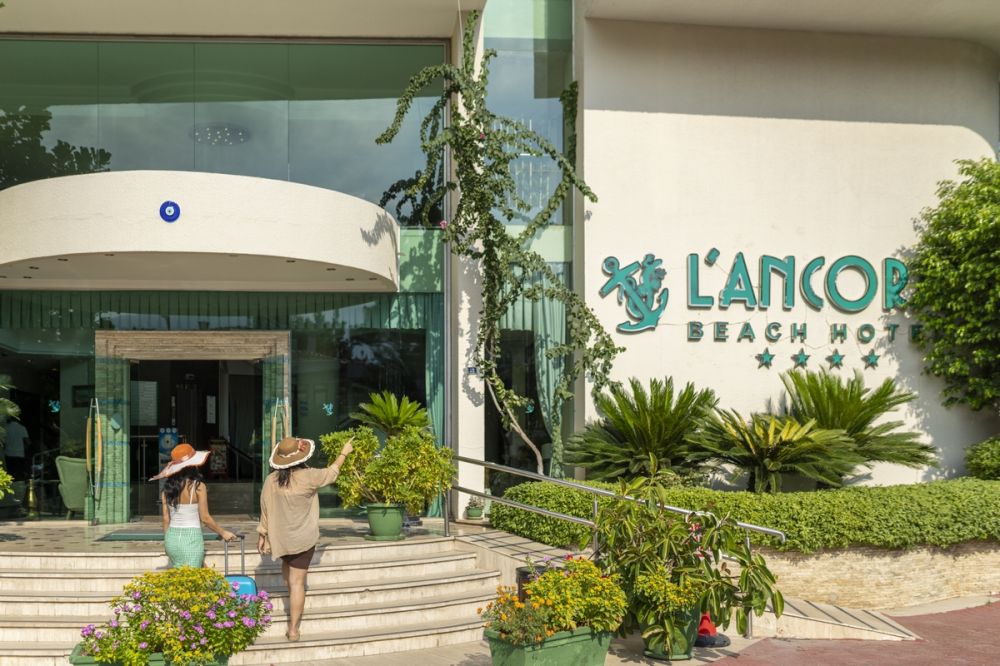 Lancora Beach Hotel 4*