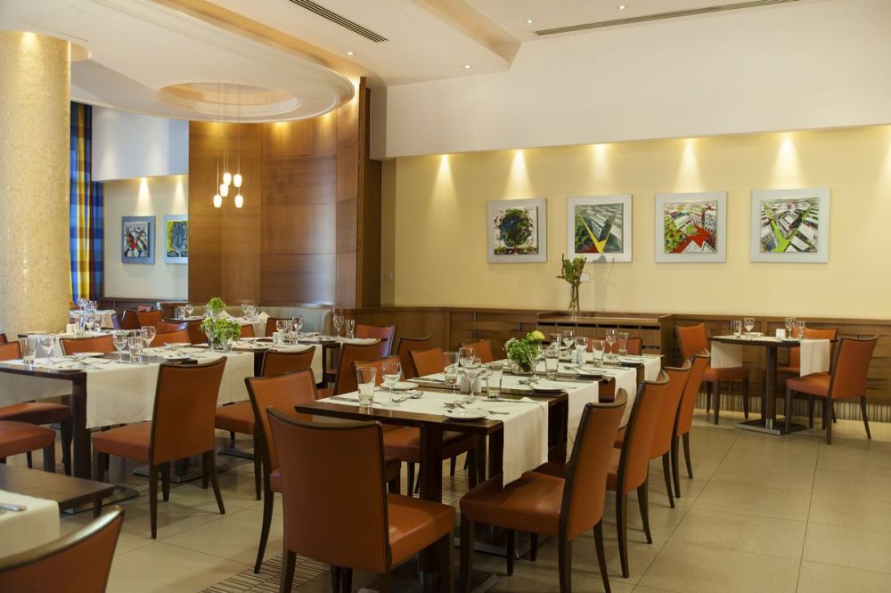 Ajax Hotel 4*