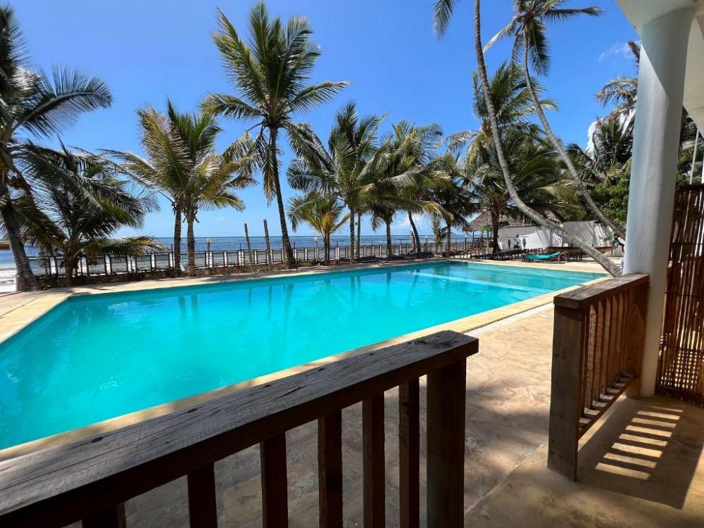 Sky & Sand Zanzibar Beach Resort 3*
