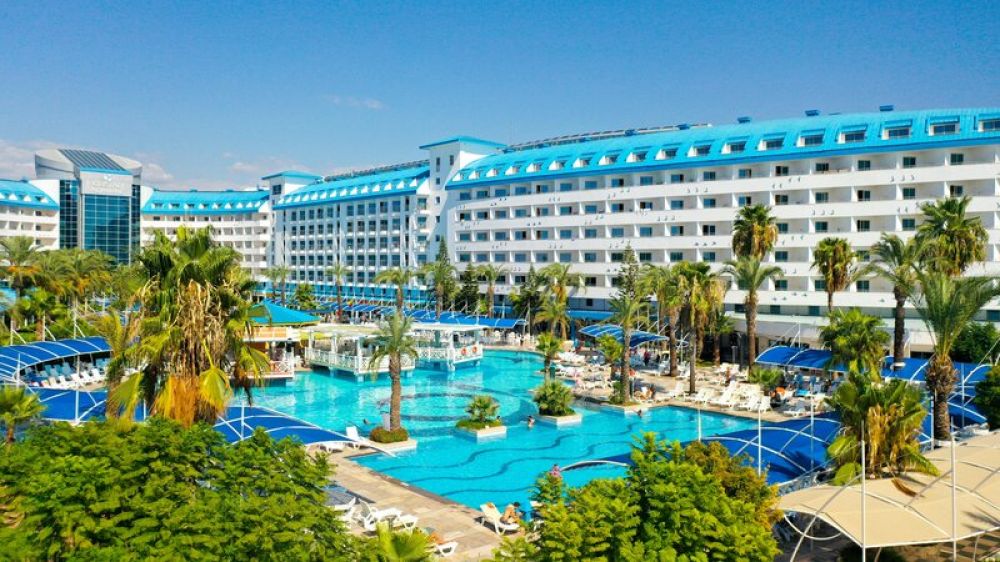 Crystal Admiral Resort Suites & Spa 5*