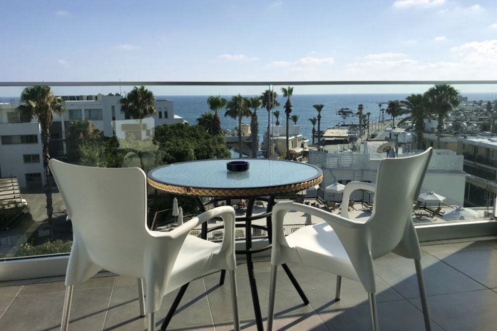 Dionysos Central Hotel 3*