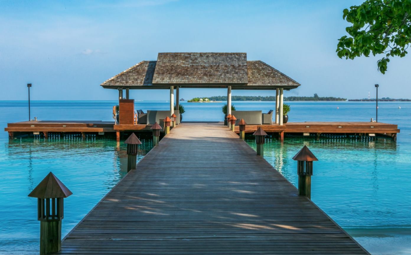Новые отели на мальдивах. Мальдивы Hideaway Beach Resort. Hideaway Maldives вилла на пляже. Nova Maldives 5.