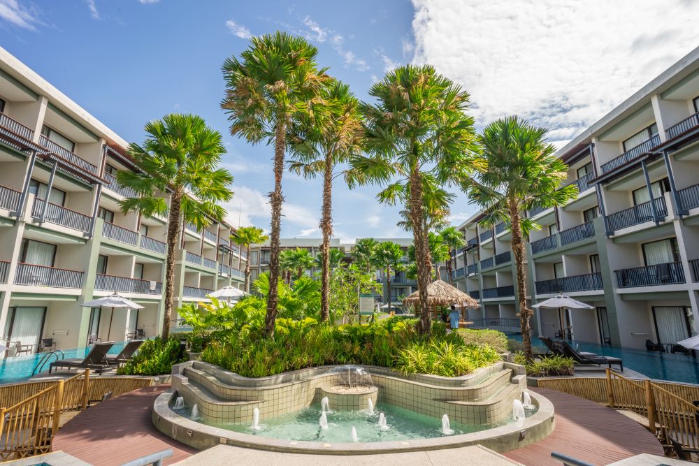 Le Meridien Khao Lak Beach 5*