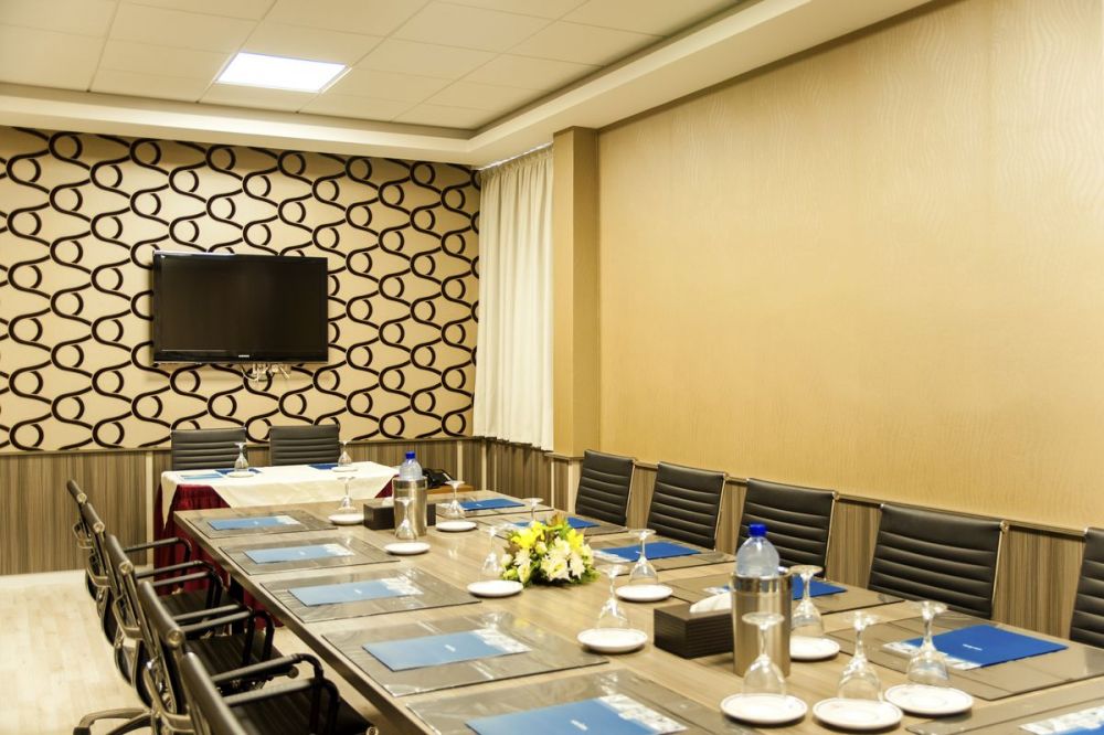 Ajax Hotel 4*