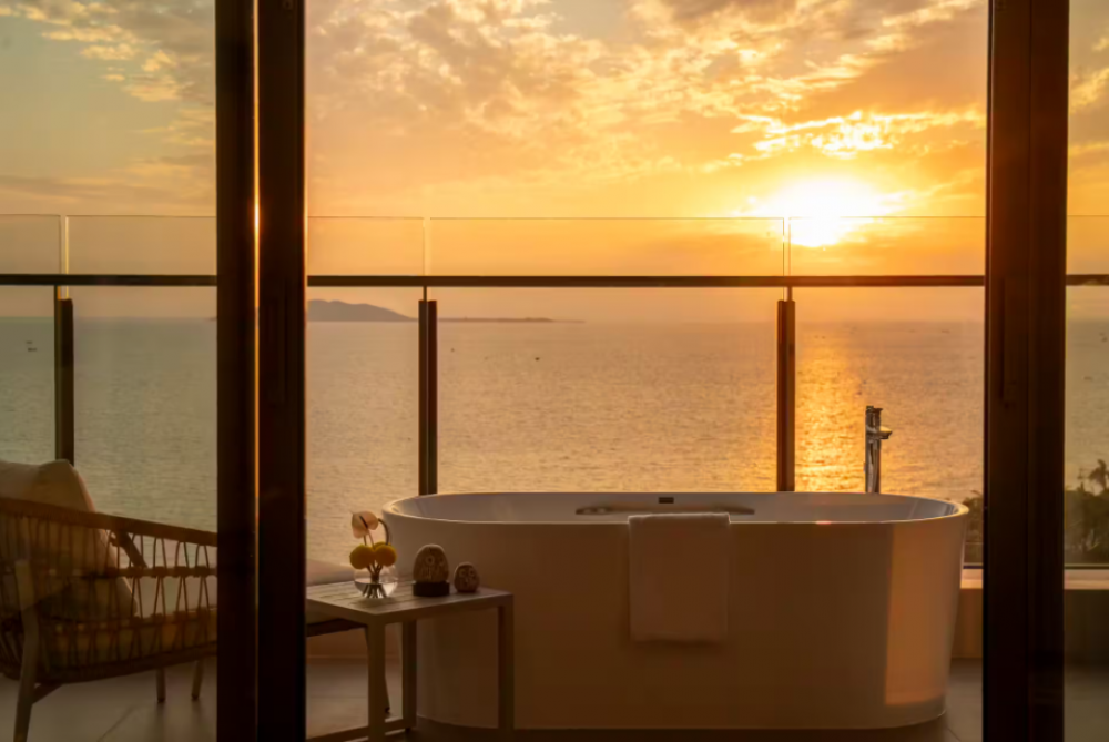 Voco Sanya Bay 5*