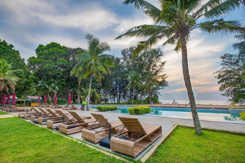 D Varee Mai Khao Beach Resort 4*