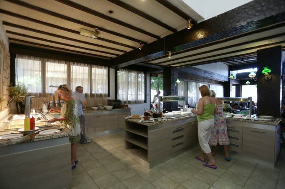 Dionysos Central Hotel 3*