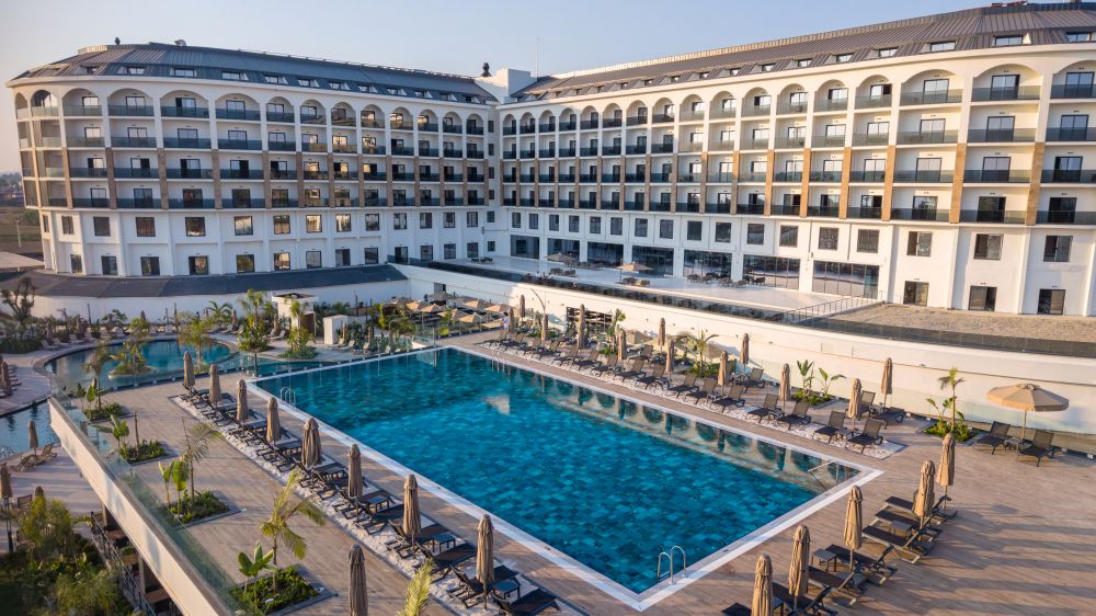 Raxeria Hotel 5*