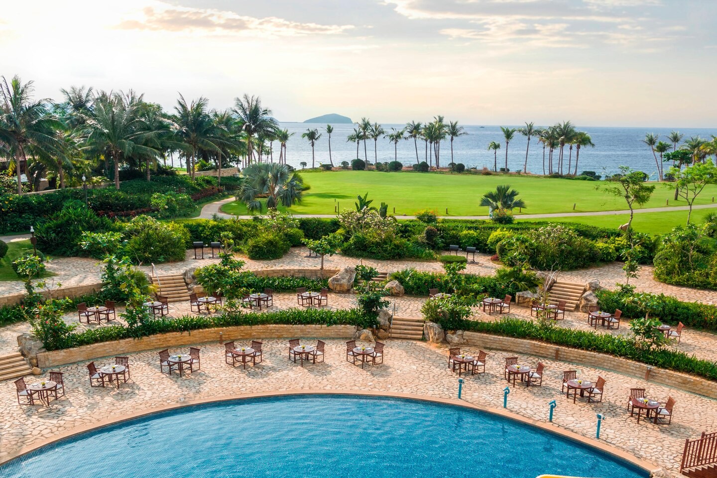 The St. Regis Sanya Yalong Bay Resort 5*