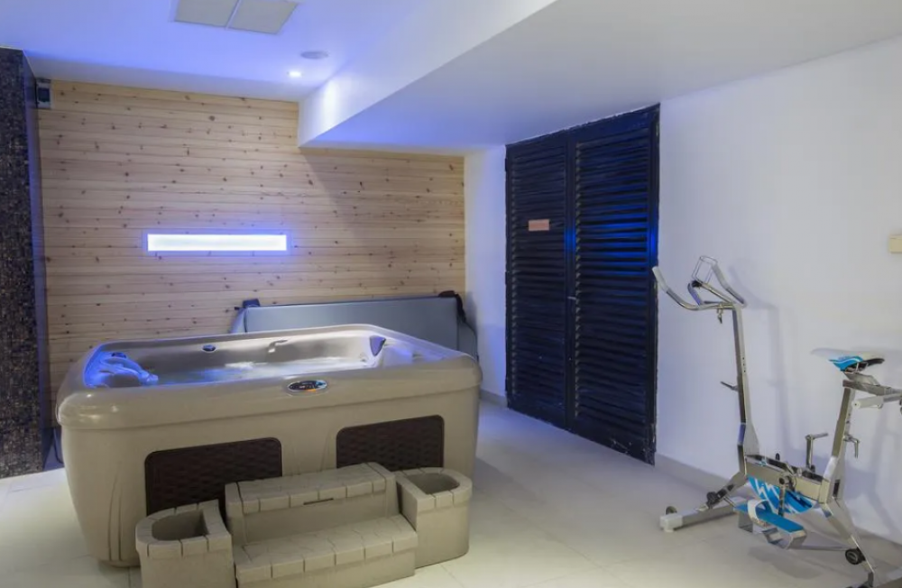 Nelia Sea Breeze 4*